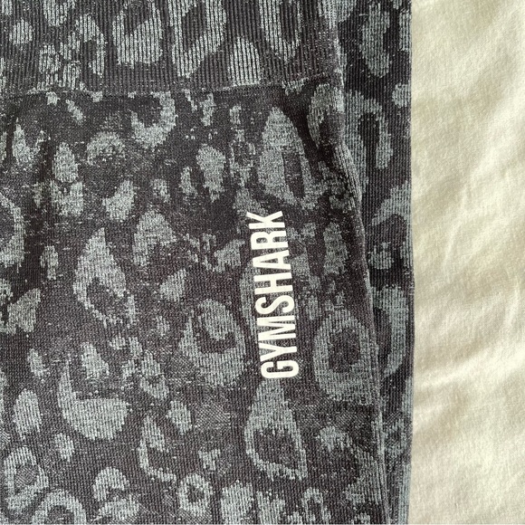 Gymshark Black Adapt Camo Seamless Leggings - Picture 2 of 4